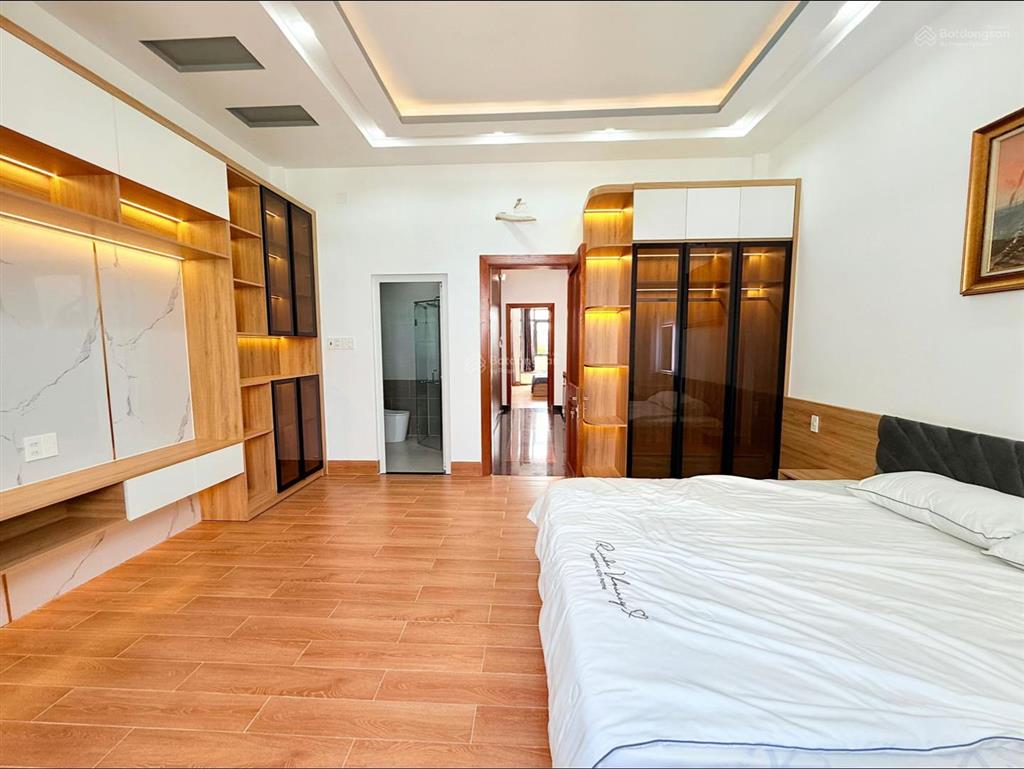 Bán nhà mt 5m ngay trần kế xương, phú nhuận  chỉ 6 tỷ 350/ 90m2  2 lầu, 4pn  dòng tiền 30 triệu