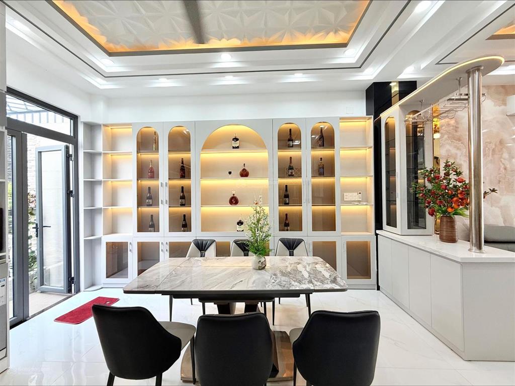 Bán nhà mt 5m ngay trần kế xương, phú nhuận  chỉ 6 tỷ 350/ 90m2  2 lầu, 4pn  dòng tiền 30 triệu