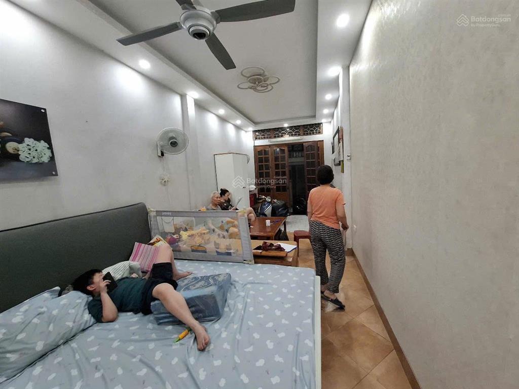 Cần bán nhà đường trần khát trân, phường vĩnh tuy, hbt hà nội, dt 51m 4 tầng, mt 4m sổ đỏ