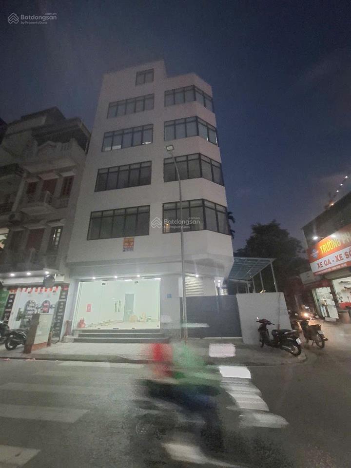 Cho thuê mbkd vị trí vàng  lô góc 2 mặt thoáng  tại phố nguyễn xiển diện tích 240m²/sàn