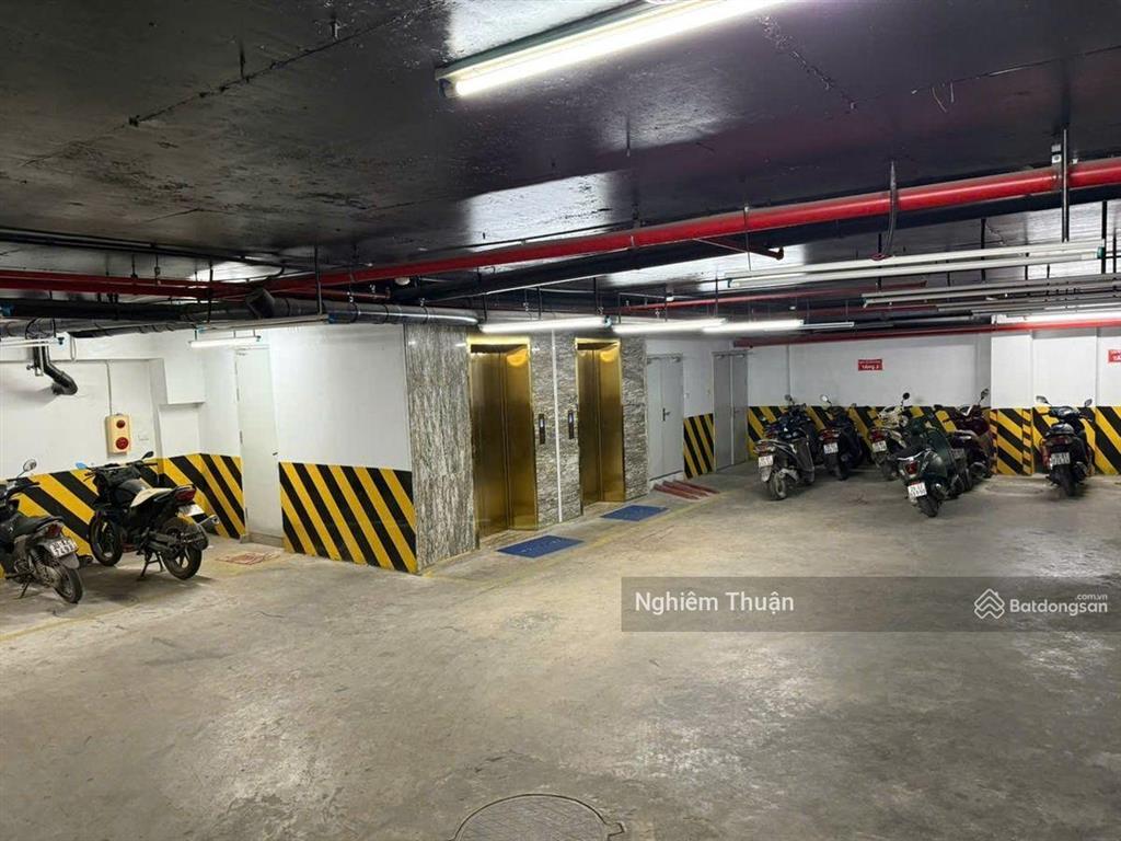 Toà nhà phố lạc long quân, tây hồ, hn. 290m2, 7 tầng, mt 16m. dt cho thuê 3 tỷ/năm. hơn 100 tỷ