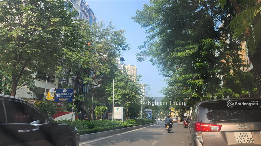 Toà nhà phố lạc long quân, tây hồ, hn. 290m2, 7 tầng, mt 16m. dt cho thuê 3 tỷ/năm. hơn 100 tỷ