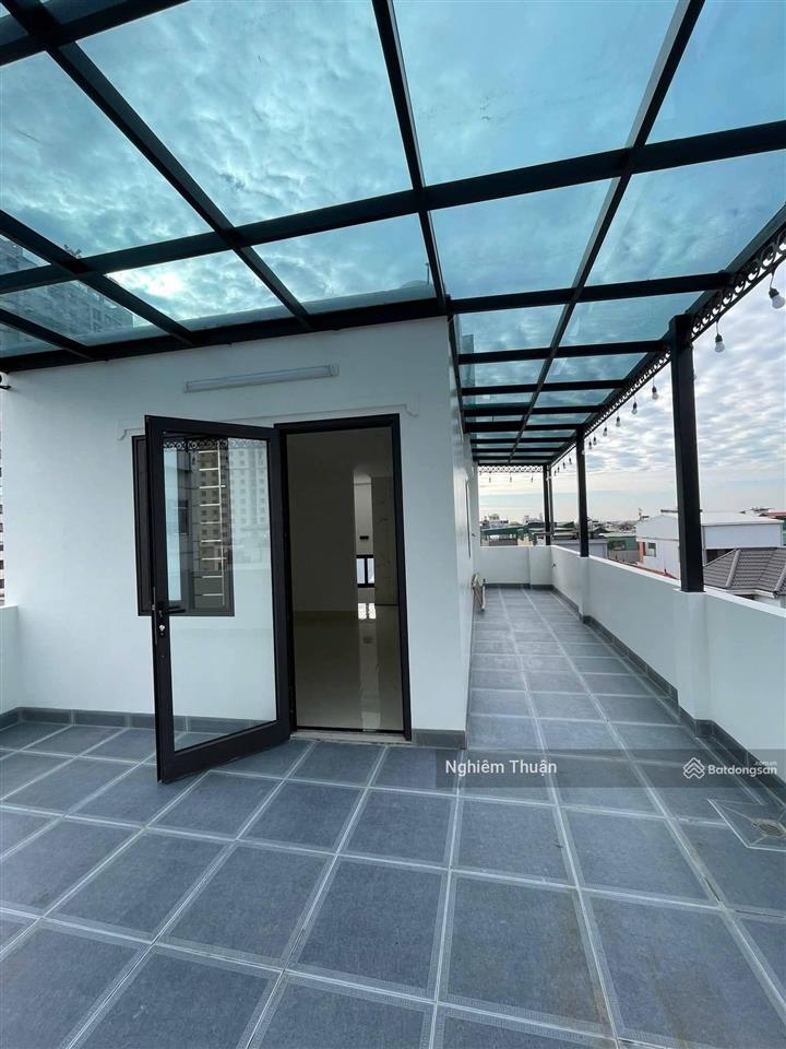 Bán toà văn phòng, bán đảo linh đàm, hoàng mai, hn. 140m2, mt 7,2m, 5 tầng thang máy. nhỉnh 400tr/m