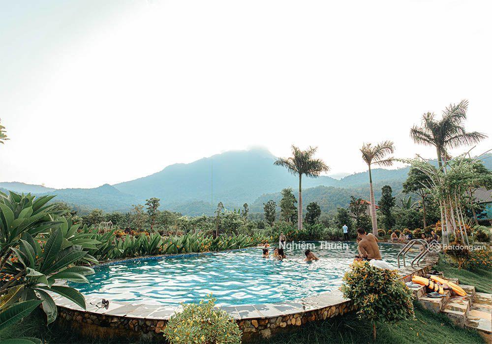 Bán khu nghỉ dưỡng 4 sao tại ba vì, hà nội. 22.000m2, doanh thu 12 tỷ/năm. nhỉnh 100 tỷ (5tr/m2)