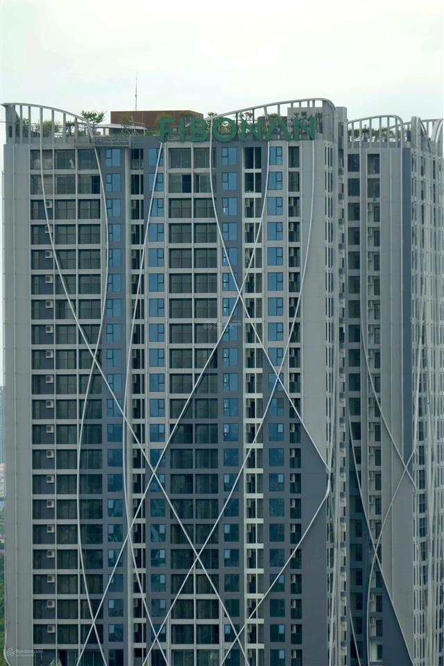 Bán căn hoa hậu 2pn  dt 71m2  hướng đb  rẻ hơn thị trường 500 triệu  view bt đảo vip