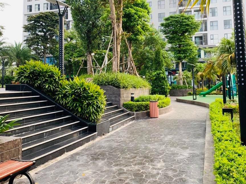 Shophouse chân đế p2, mặt hồ thuận tiện kinh doanh, 3 tầng.đang cho thuê 30tr, giá thoả thuận