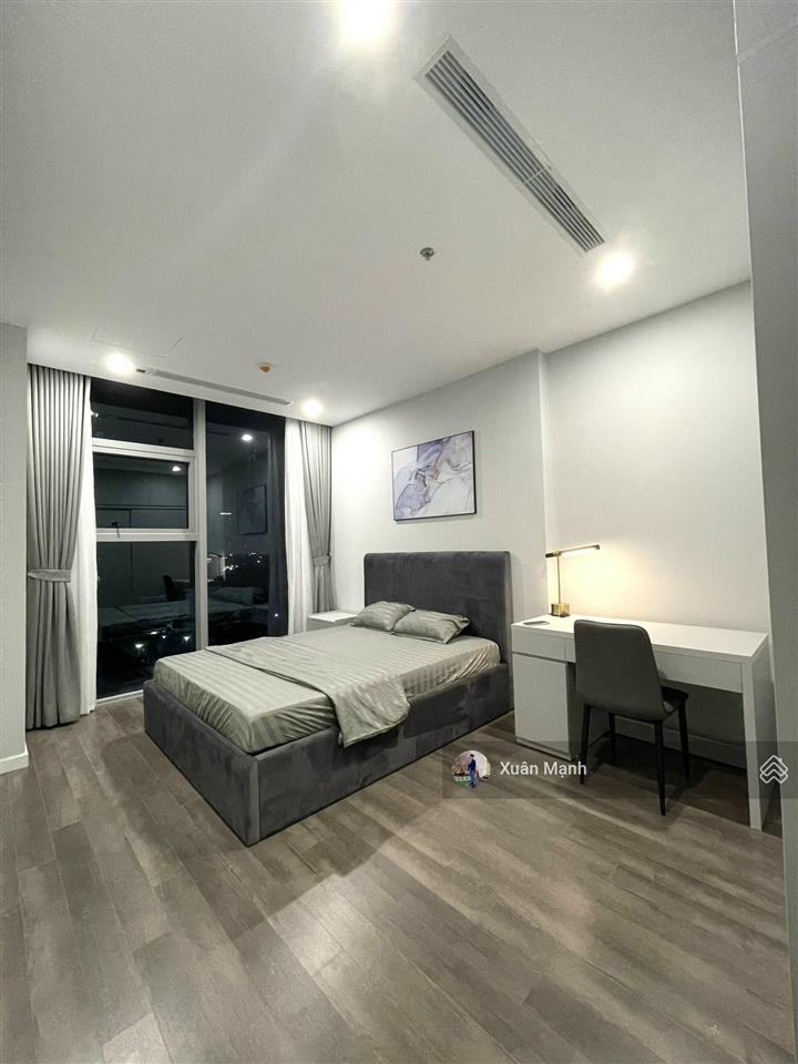 Bán căn hộ 112m2. 3pn, full đồ, cửa tb, ban công đn, tại thăng long n01, giá rẻ 9,9 tỷ