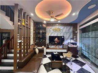 Bán nhà đẹp long lanh. lô góc. tặng nội thất đẹp. ngay tại trung, hà đông