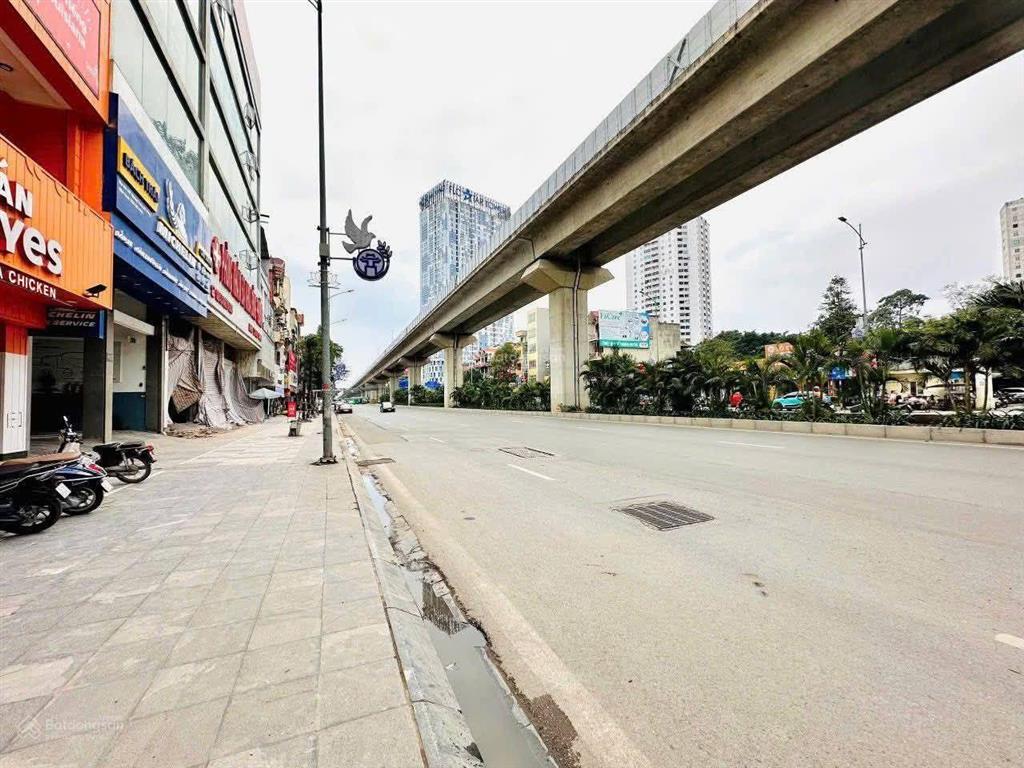 Bán nhà riêng tại phố quang trung, hà đông. kinh doanh sầm uất, thông sàn. mặt phố
