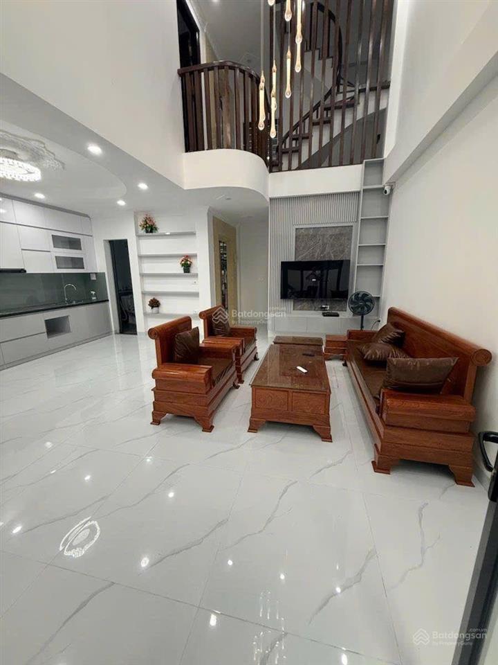 Nhà đẹp 6 tầng thang máy, tặng hết nội thất đẹp .tại phan đình giót hà đông
