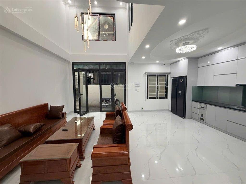 Nhà đẹp 6 tầng thang máy, tặng hết nội thất đẹp .tại phan đình giót hà đông