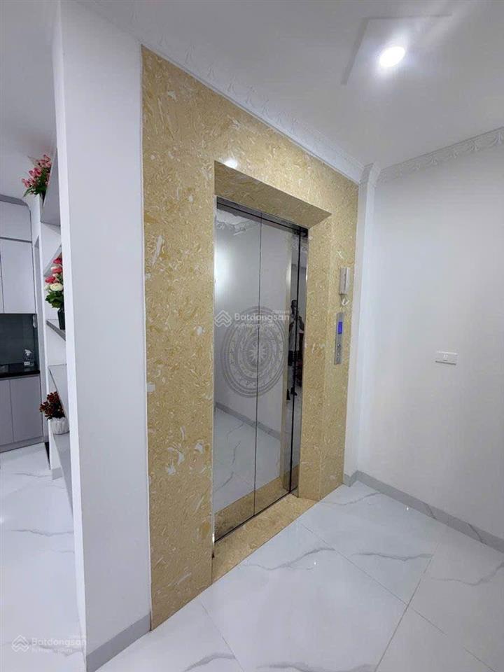 Nhà đẹp 6 tầng thang máy, tặng hết nội thất đẹp .tại phan đình giót hà đông
