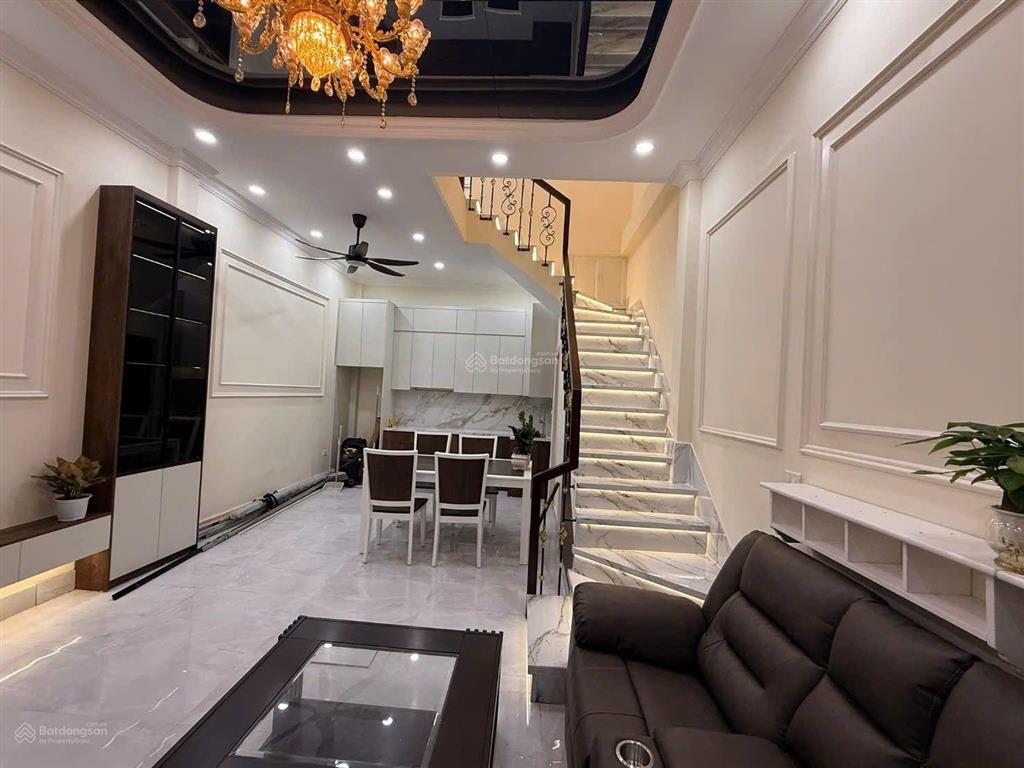 Bán nhà tại tô hiệu hà đông, ngay gần chợ hà đông, tặng nội thất đẹp, thiết kế phòng cực đẹp