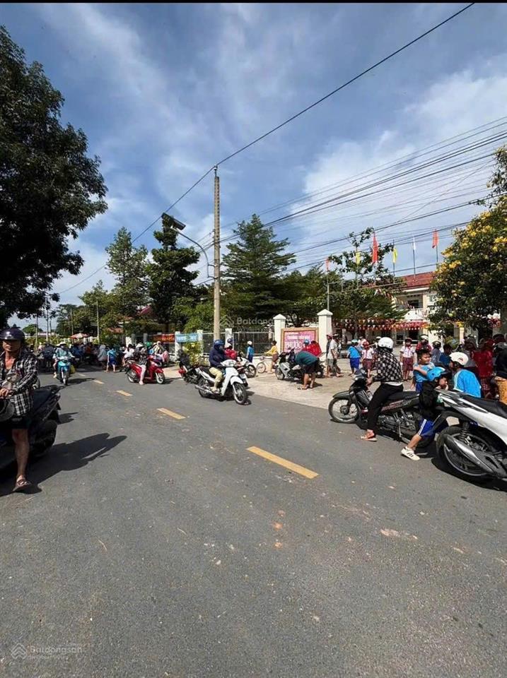 Chính chủ bán gấp căn nhà giá 850triệu hơn 200m2 đường suối sâu phường an tịnh tây ninh gần kcn