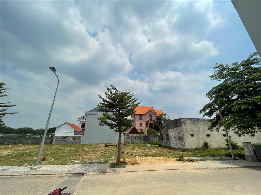 Tôi cần bán lô đất 86.6m2 giá 1tỷ720 ngay khu công nghiệp tân phú trung huyện củ chi sổ hồng riêng