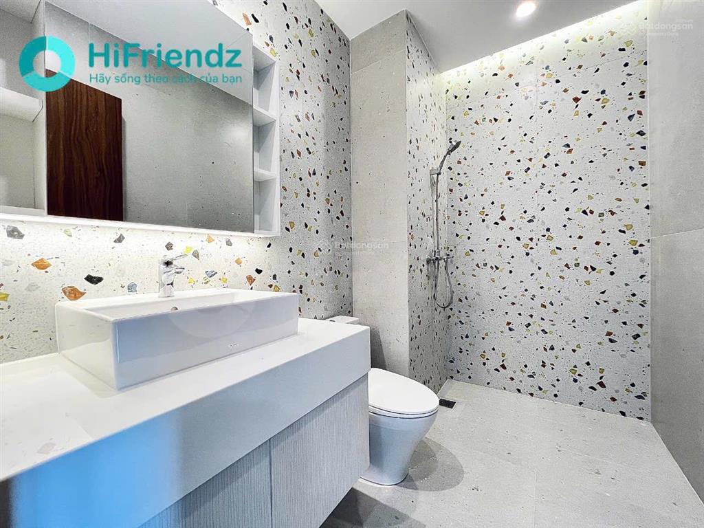 Siêu phẩm mới xây ban công thoáng  ngay gần trần não, kế bên đh gtvt cs2