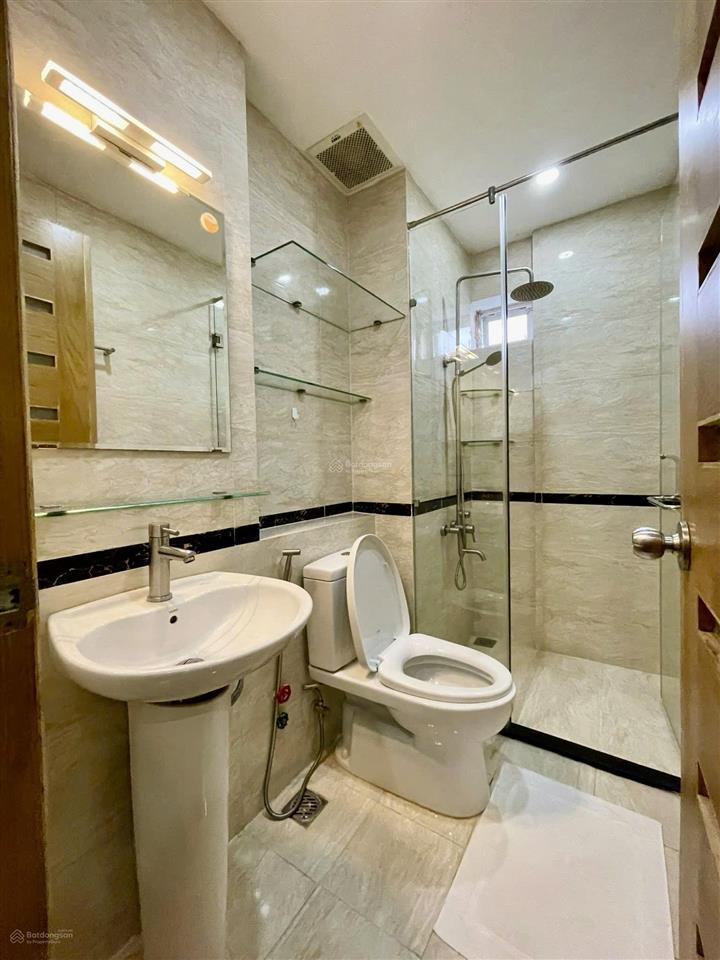 Phòng ban công siêu thoáng  hẻm nội khu nhiều cây xanh