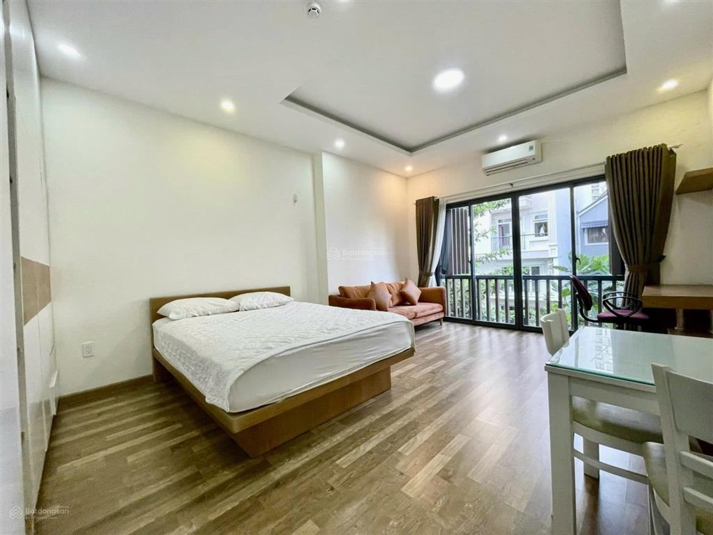 Phòng ban công siêu thoáng  hẻm nội khu nhiều cây xanh