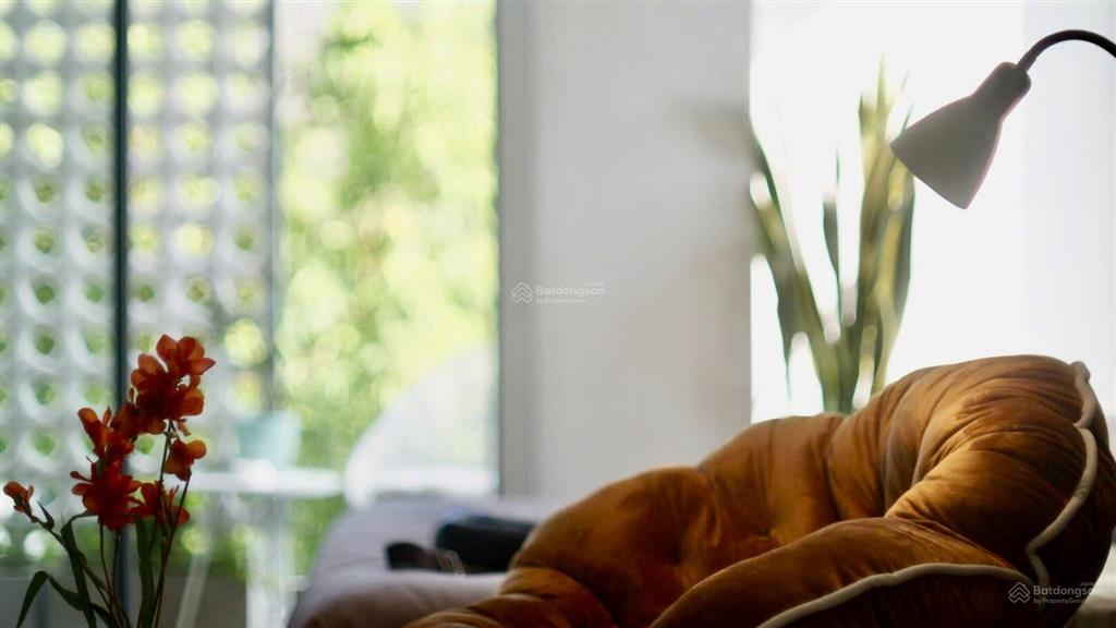 Phòng nội thất xịn máy giặt sấy  ban công thoáng có bàn ghế ngồi chill uống trà