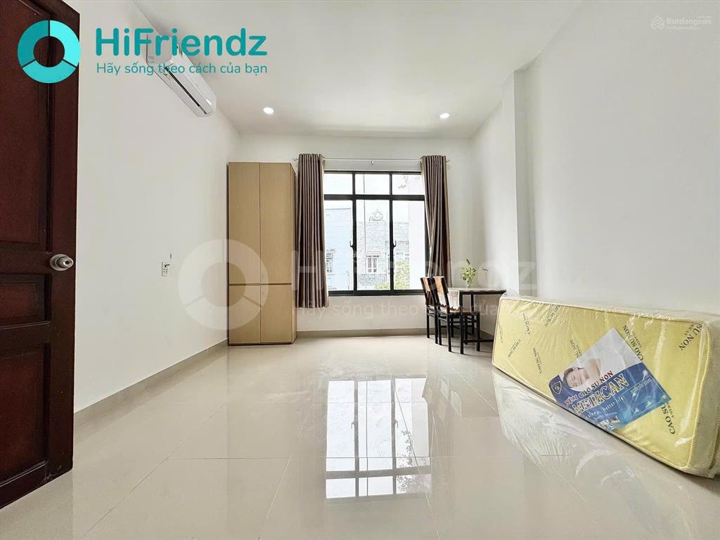 Phòng tách bếp không gian nấu ăn riêngcửa sổ lớn thoáng mát