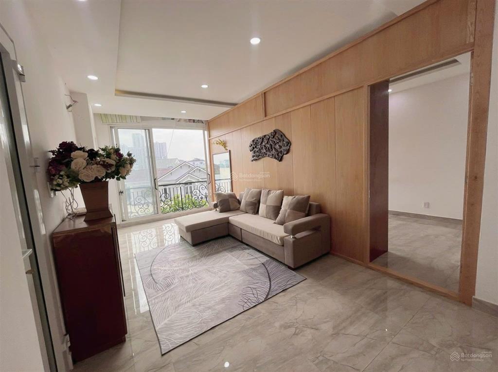 1 phòng ngủ ban công siêu rộng 50m2  full nội thất máy giặt riêng  ở 34 người