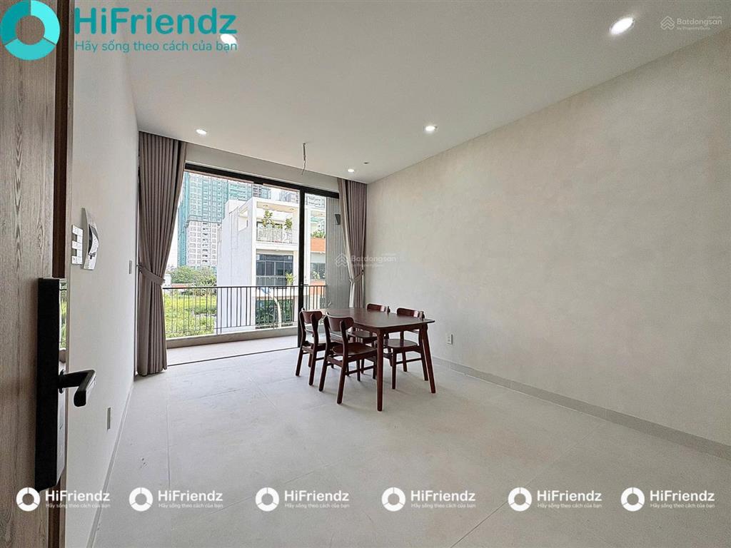 Phòng ban công diện tích khủng view thiên nhiên  full nội thất máy giặt riêng