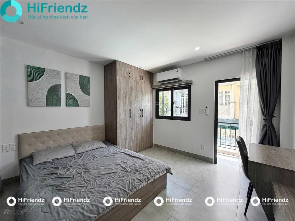 Phòng tách bếp, ban công, cửa sổ thoáng  full nội thất, máy giặt riêng