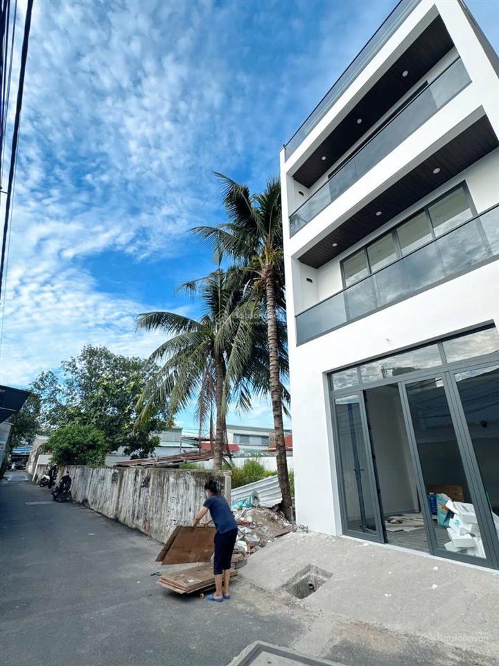 Chính chủ cần bán gấp lô đất trống hẻm 6m, 5x18m vuông vức, hoa hồng môi giới