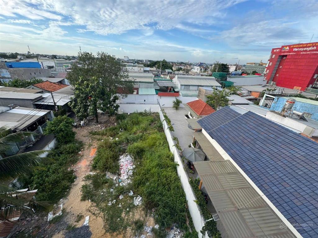 Chính chủ cần bán gấp lô đất trống hẻm 6m, 5x18m vuông vức, hoa hồng môi giới