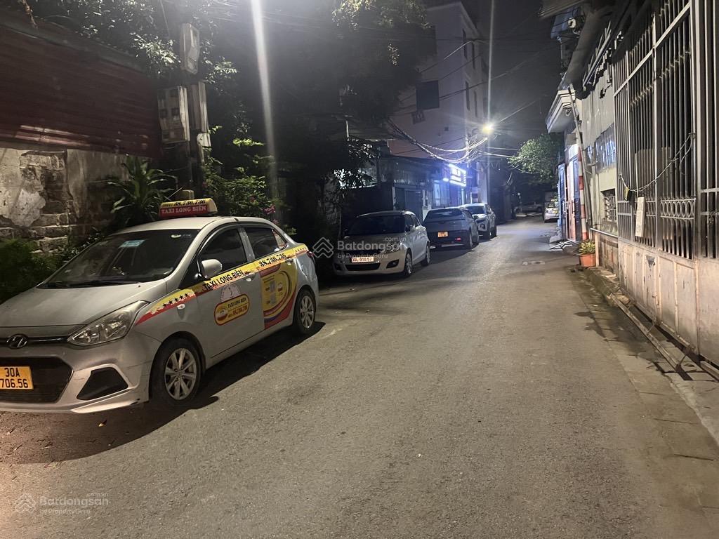 Bán đất đức giang, việt hưng 70m2 mt4m 10.5 tỷ. oto, đối diện nhà văn hoá.