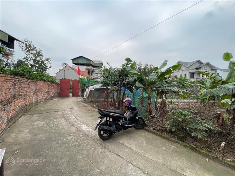 Bán đất sen hồ  lệ chi, gia lâm 45m² mt 4,83m 2,4 tỷ. đất đẹp, giá đầu tư, ô tô vào đất