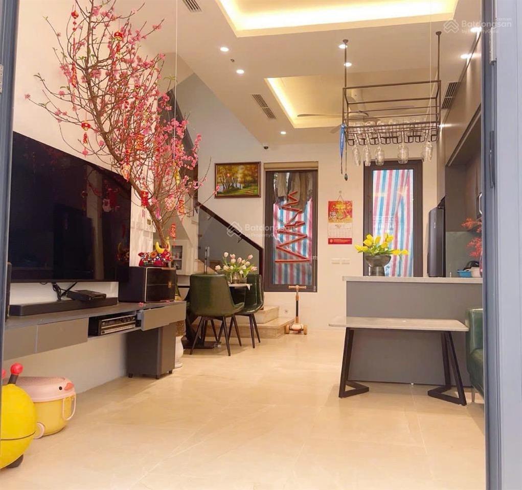 Biệt thự liền kề nam đuống, việt hưng 80m2 4t 12.2 tỷ. hiếm, oto tránh, chủ cần bán trước tết