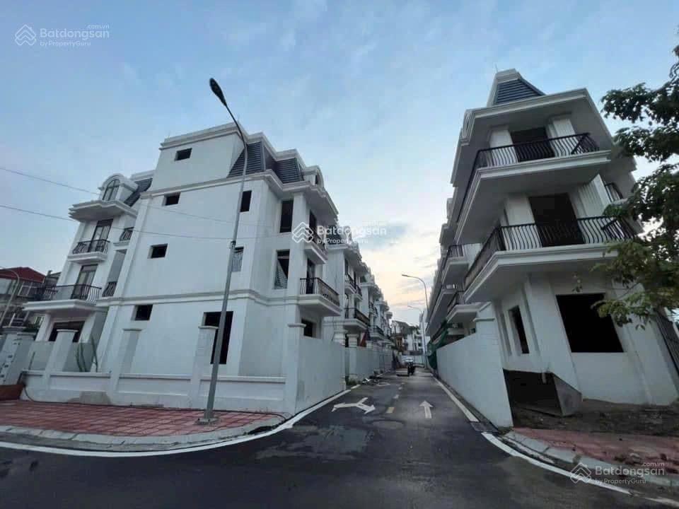 Biệt thự liền kề nam đuống, việt hưng 80m2 4t 12.2 tỷ. hiếm, oto tránh, chủ cần bán trước tết