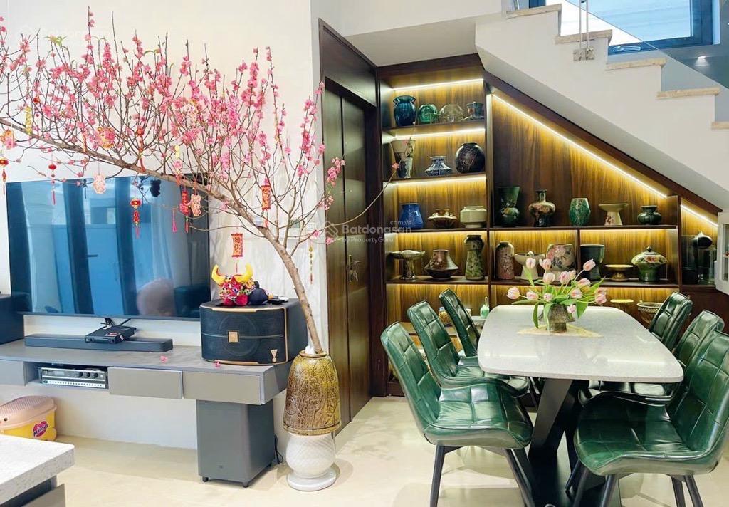 Biệt thự liền kề nam đuống, việt hưng 80m2 4t 12.2 tỷ. hiếm, oto tránh, chủ cần bán trước tết