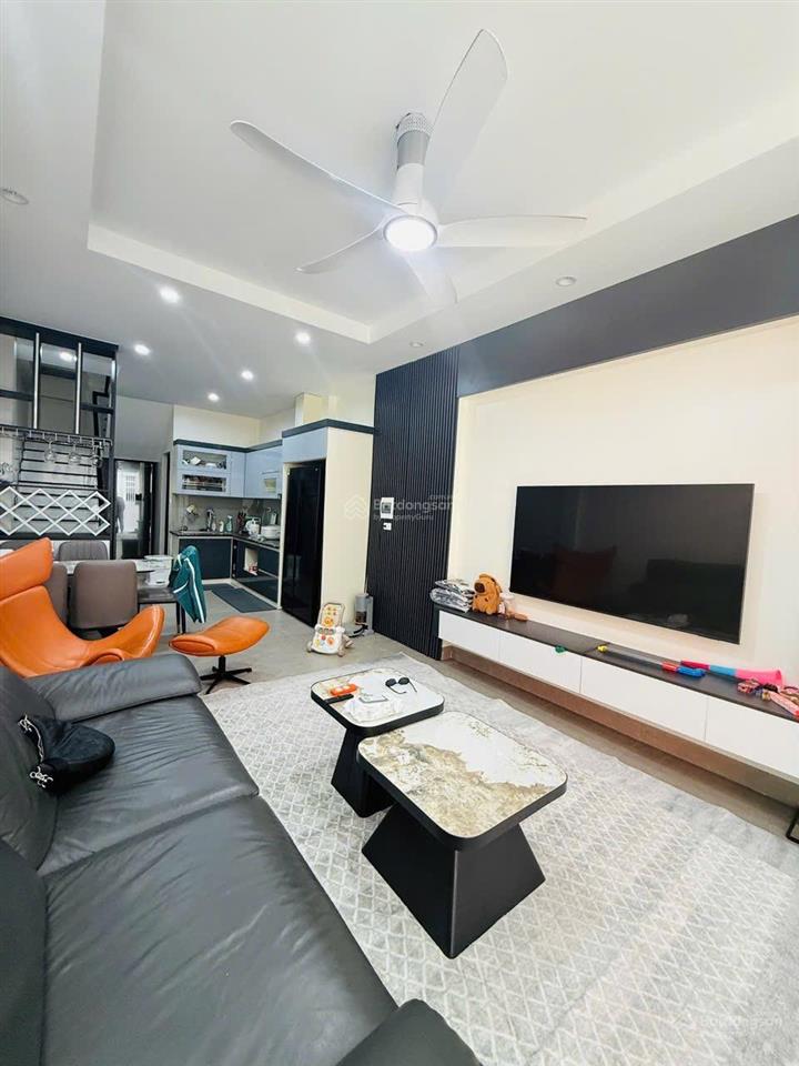Bán nhà nguyễn văn cừ, bồ đề 40m2 5t 11.5 tỷ. nhà đẹp, nội thất xịn, ô tô tránh