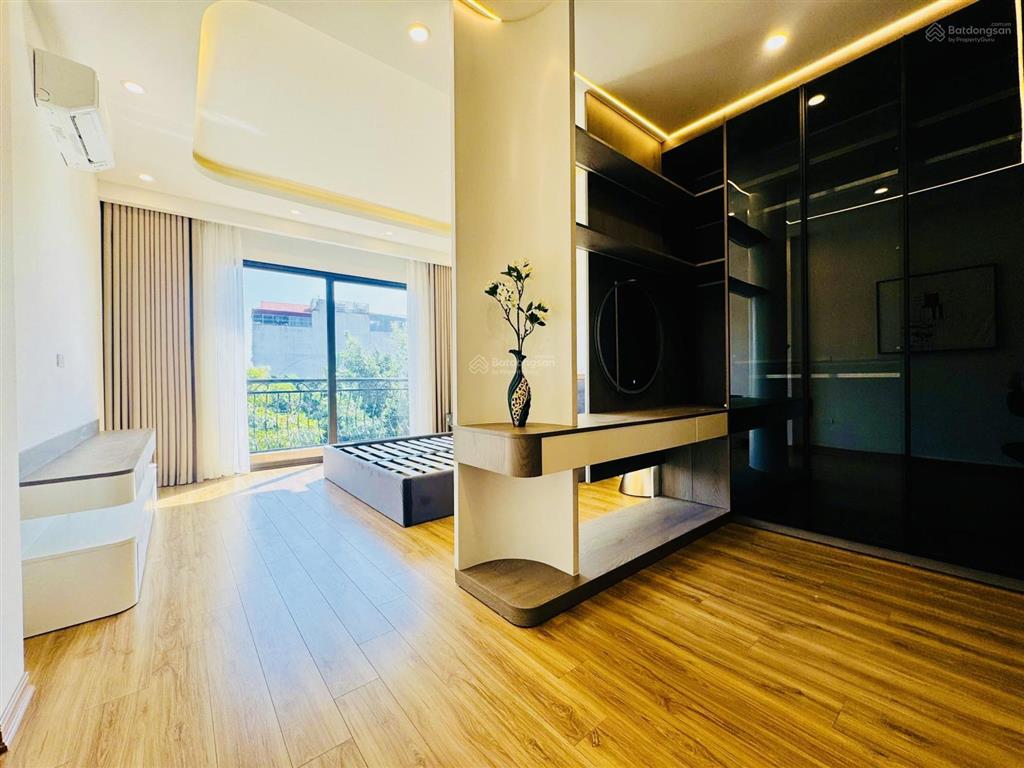 Bán nhà phúc lợi 60m2 7t 18.2 tỷ. thang máy, oto tránh, nội thất 5*