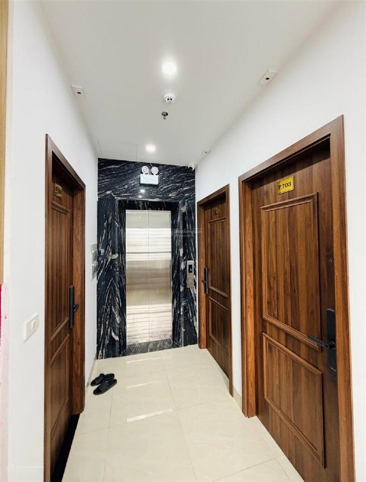 Bán nhà việt hưng, 70m2 8t 15,8 tỷ. thang máy, 19 phòng, 1 tỷ 1 năm