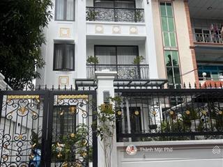 Bán nhà việt hưng, long biên 130m2 3 tầng 18.5 tỷ. biệt thư sân vườn trong lòng thành phố