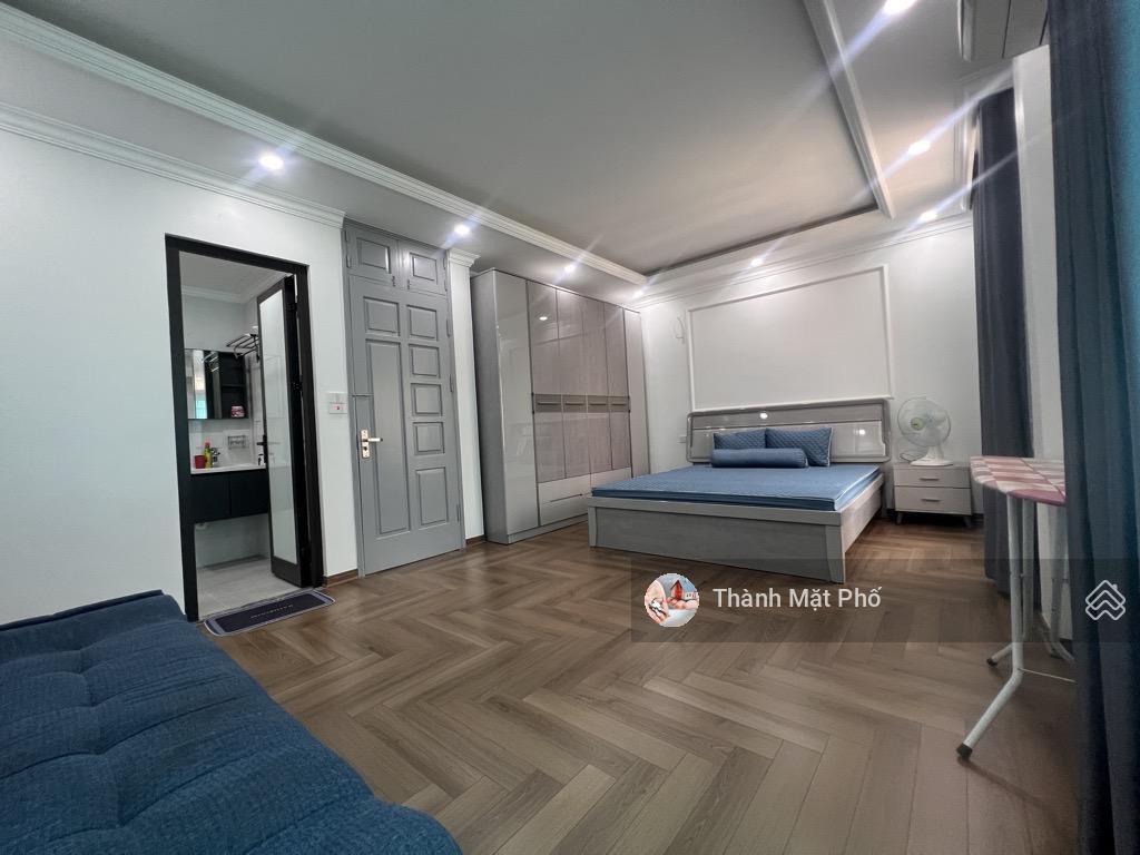 Bán nhà việt hưng, long biên 130m2 3 tầng 18.5 tỷ. biệt thư sân vườn trong lòng thành phố