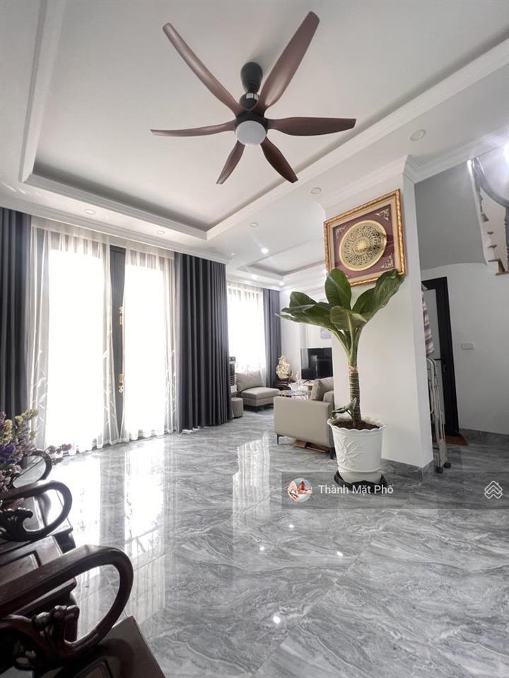 Bán nhà việt hưng, long biên 130m2 3 tầng 18.5 tỷ. biệt thư sân vườn trong lòng thành phố