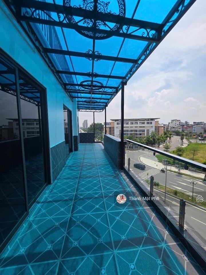 Bán nhà ngọc thuỵ 70m2 6t 18 tỷ. thang máy, gara 7c, lô góc, view công viên