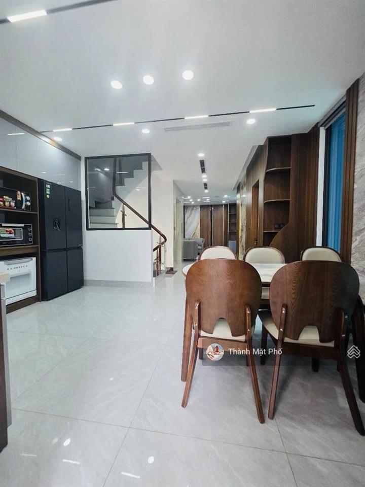 Bán nhà ngọc thuỵ 70m2 6t 18 tỷ. thang máy, gara 7c, lô góc, view công viên