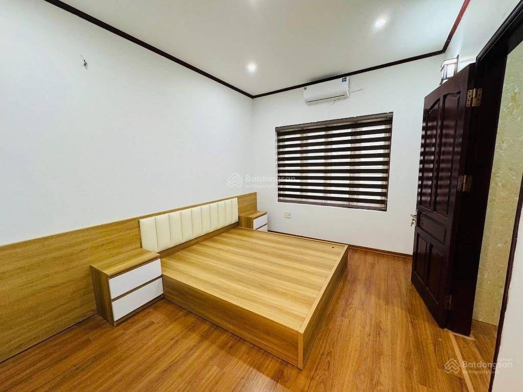 Bán nhà nguyễn văn cừ  gia thuỵ 60m2 5t 12.9 tỷ. nhà đẹp, thang máy, lô góc.