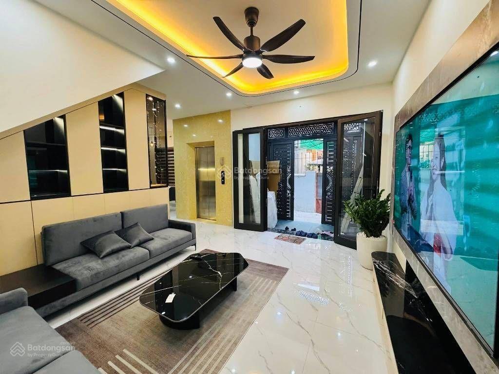 Bán nhà nguyễn văn cừ  gia thuỵ 60m2 5t 12.9 tỷ. nhà đẹp, thang máy, lô góc.