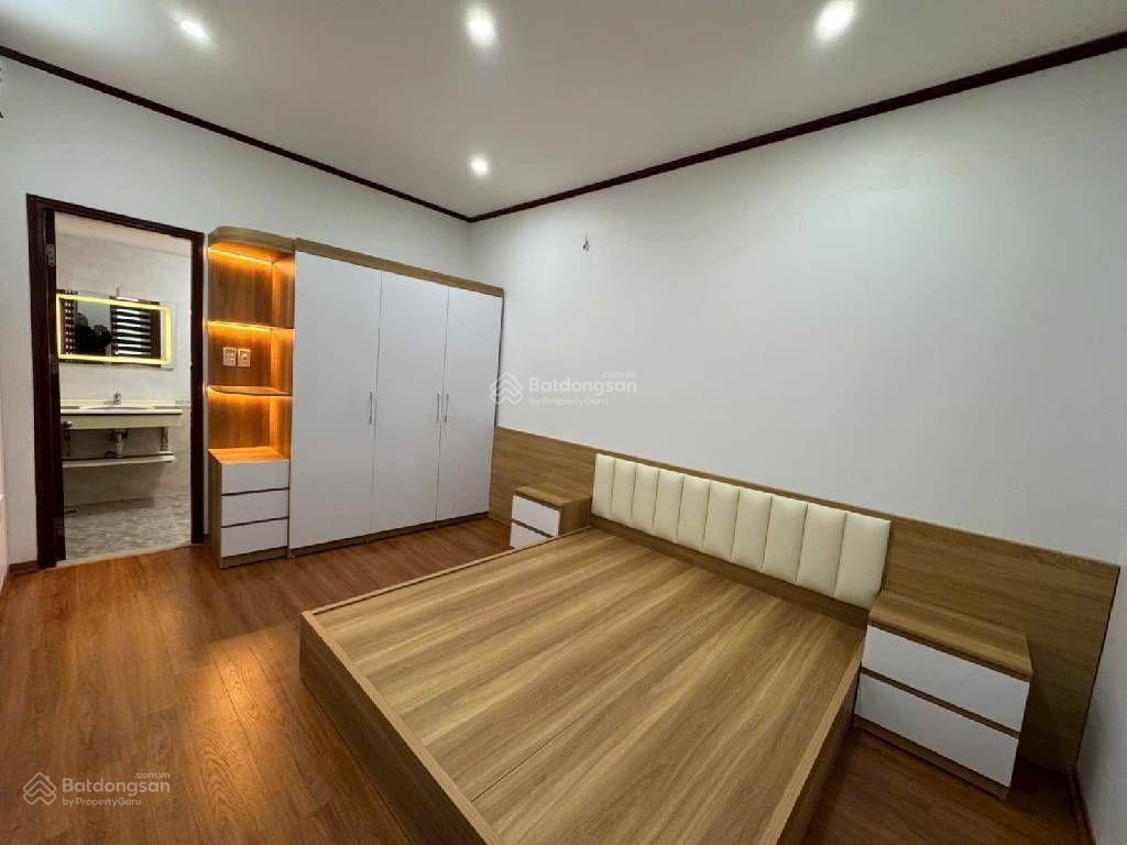 Bán nhà nguyễn văn cừ  gia thuỵ 60m2 5t 12.9 tỷ. nhà đẹp, thang máy, lô góc.
