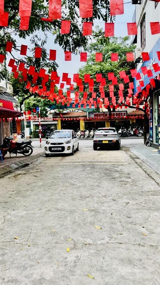 Bán nhà việt hưng, long biên 65m² 4t 16 tỷ. lô góc, ô tô tránh.