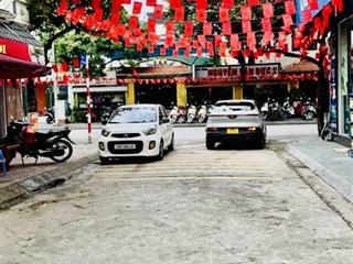 Bán nhà việt hưng, long biên 65m2 4t 16 tỷ. lô góc, oto tránh.