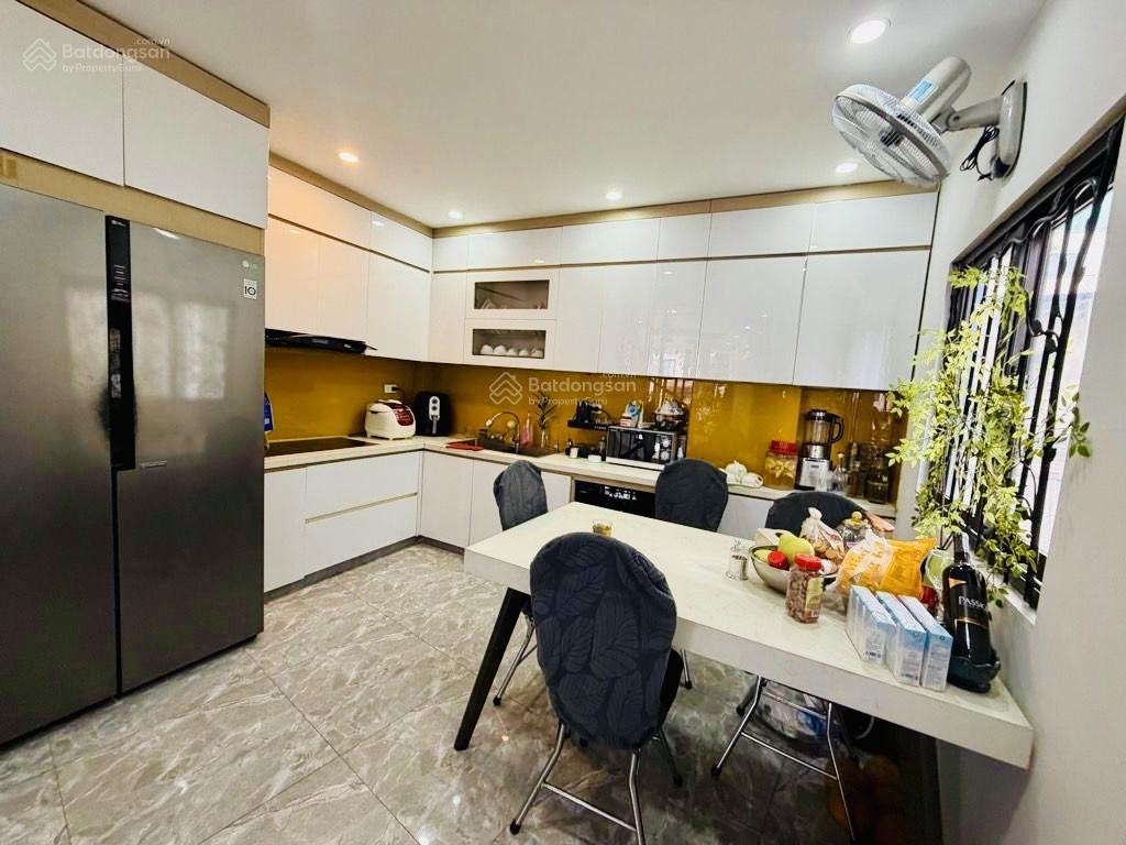 Bán nhà hồ tai trâu, long biên 45m2 5t 13,5 tỷ. hiếm! mặt hồ, lô góc, kinh doanh.