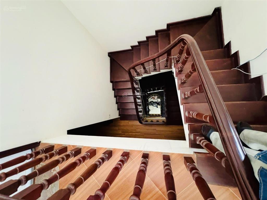 Bán nhà gia thụy, bồ đề 50m² 4t 10,5 tỷ. dân xây, ô tô đỗ cửa, ô chờ thang máy