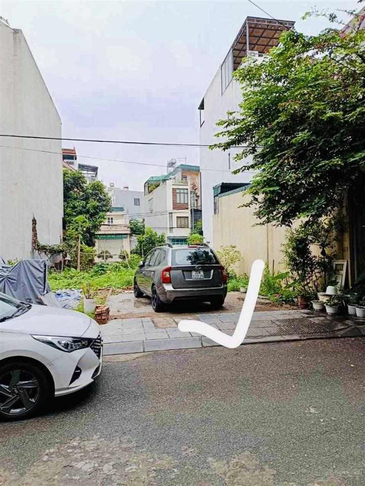 Bán đất việt hưng 81m2 mt6,2m 19,5 tỷ. đất tđc, vỉa hè oto tránh.